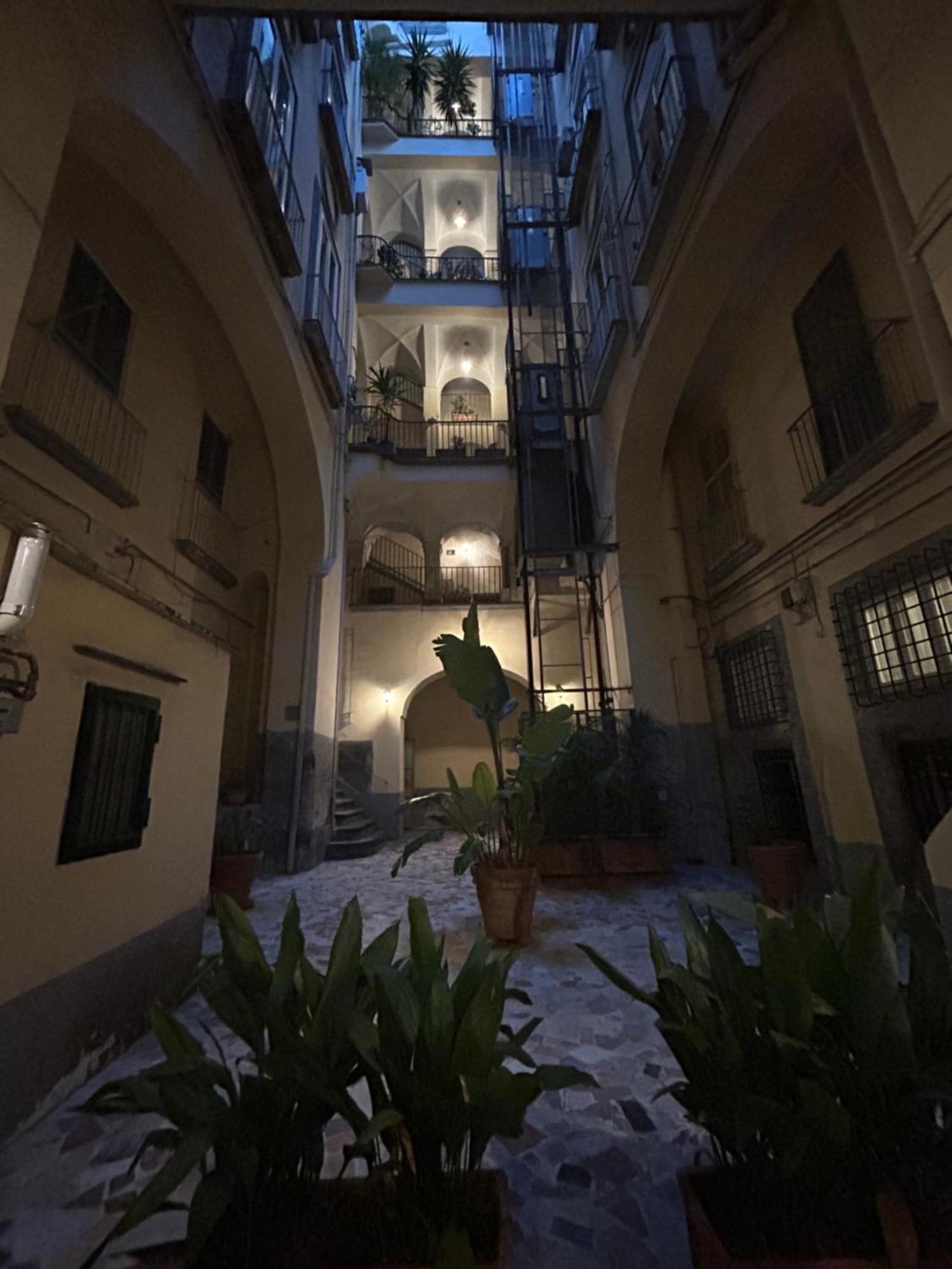 Anni Apartment Chiaia Naples Luaran gambar